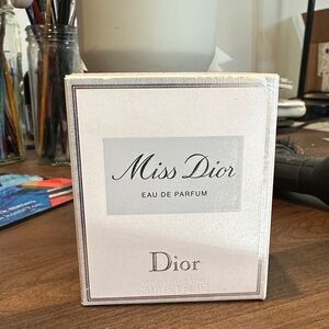 Dior Miss Dior Eau de Parfum in White Box